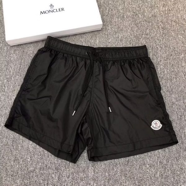 Short Moncler Preto
