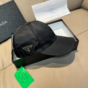 Boné Prada Preto